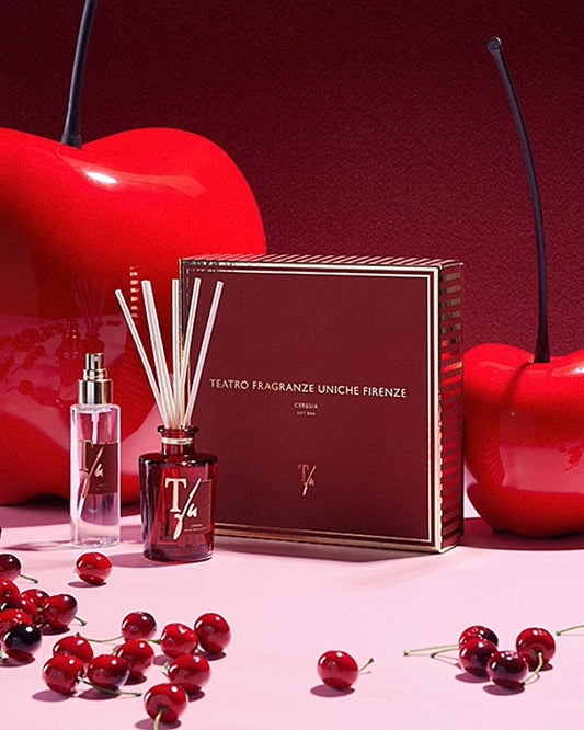 Teatro Fragranze Uniche Home Fragrances
Rinkinys
Teatro Fragranze Uniche Ceresia (diff/100ml + spray/100ml)